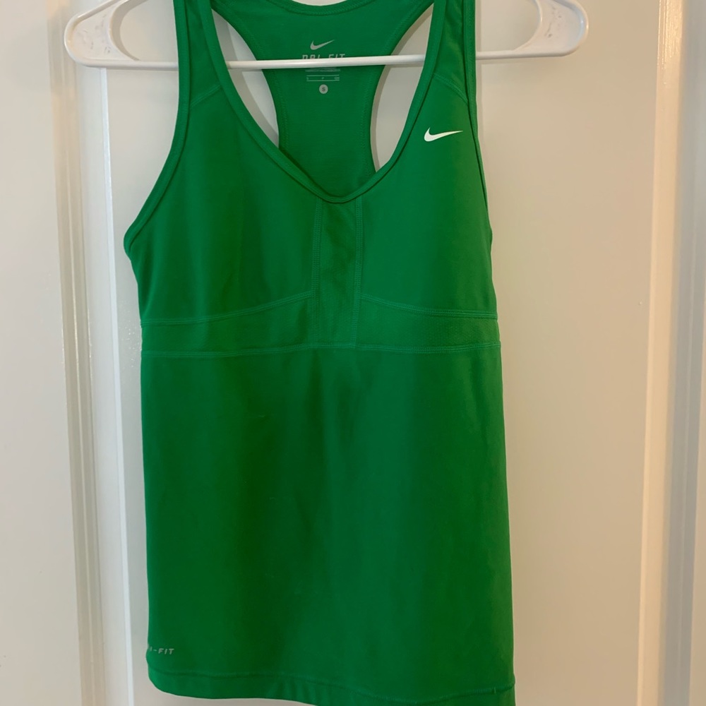 Nike top